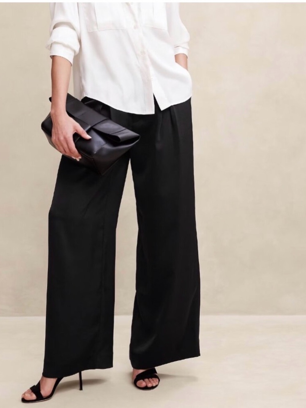 Banana Republic Silky Pleated Wide-Leg Black Satin Pants - size 4